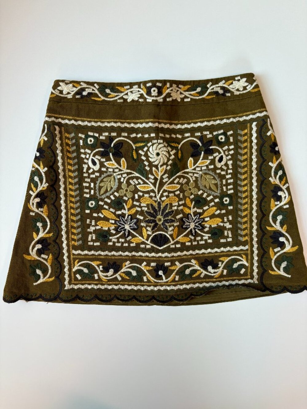 Jacquie the Label olive-brown embroidered floral mini skirt size M medium